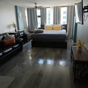 Charming and bright Daytona studio fast Wi-Fi!